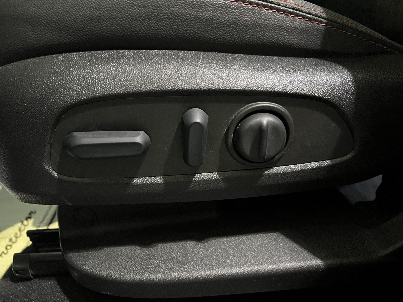 Used 2022 Mosaic Black Metallic Chevrolet RS image 13