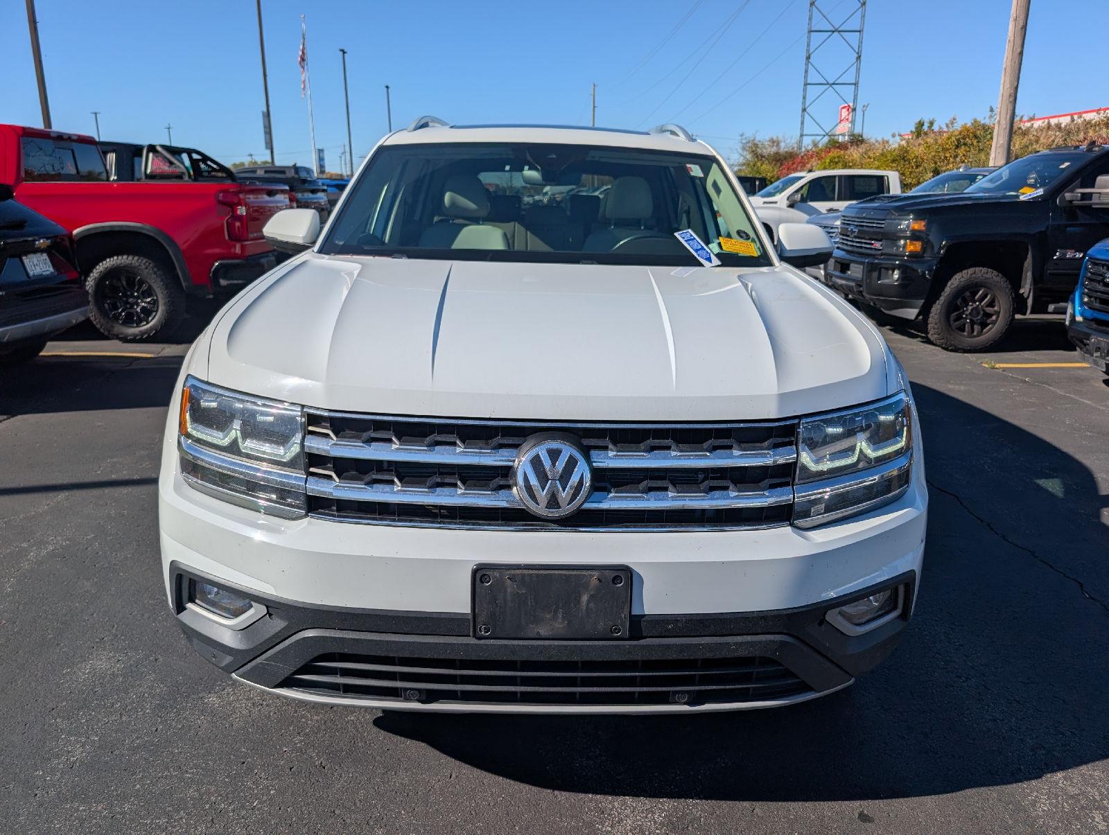 Used 2019 Pure White Volkswagen 3.6L V6 SEL image 2
