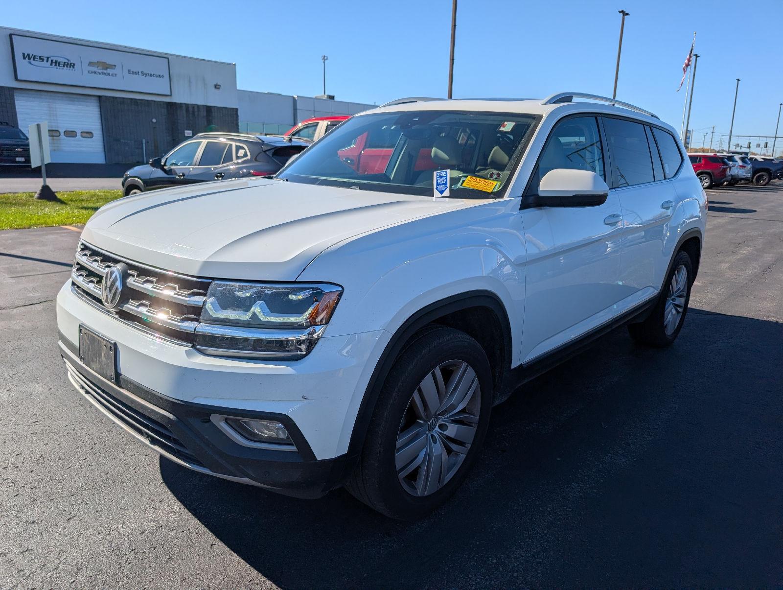 Used 2019 Pure White Volkswagen 3.6L V6 SEL image 4