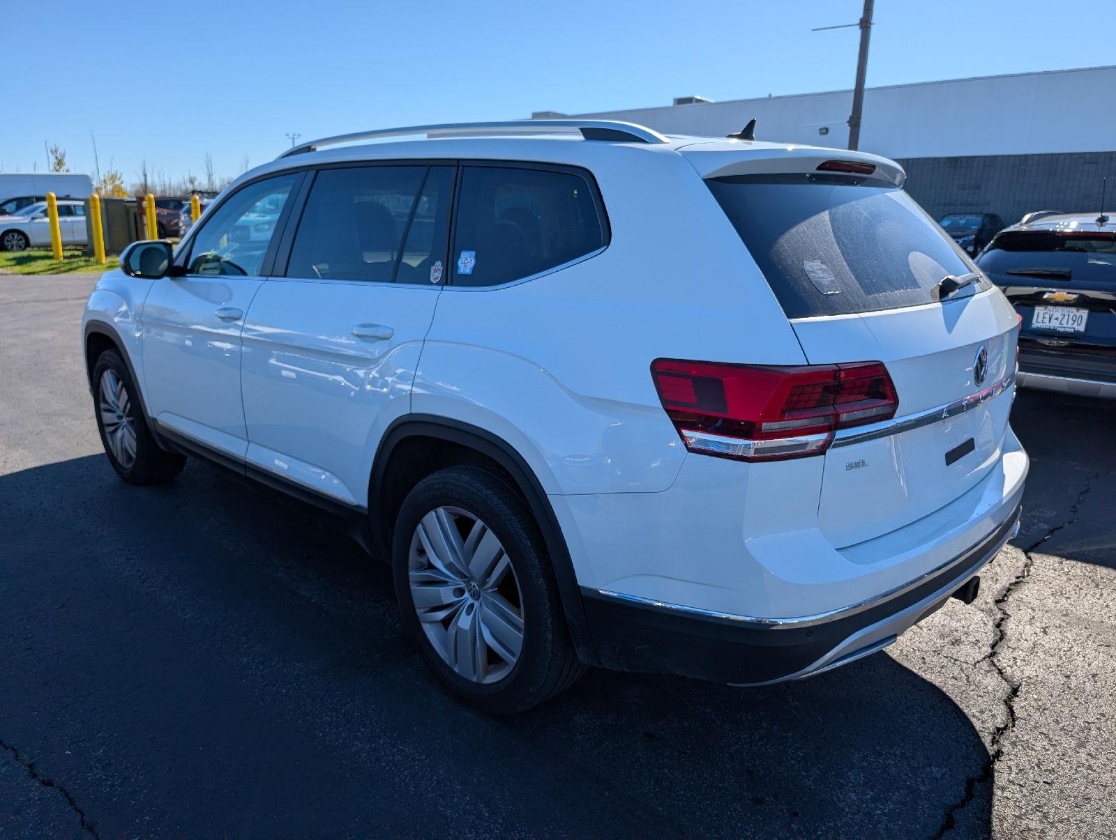 Used 2019 Pure White Volkswagen 3.6L V6 SEL image 5