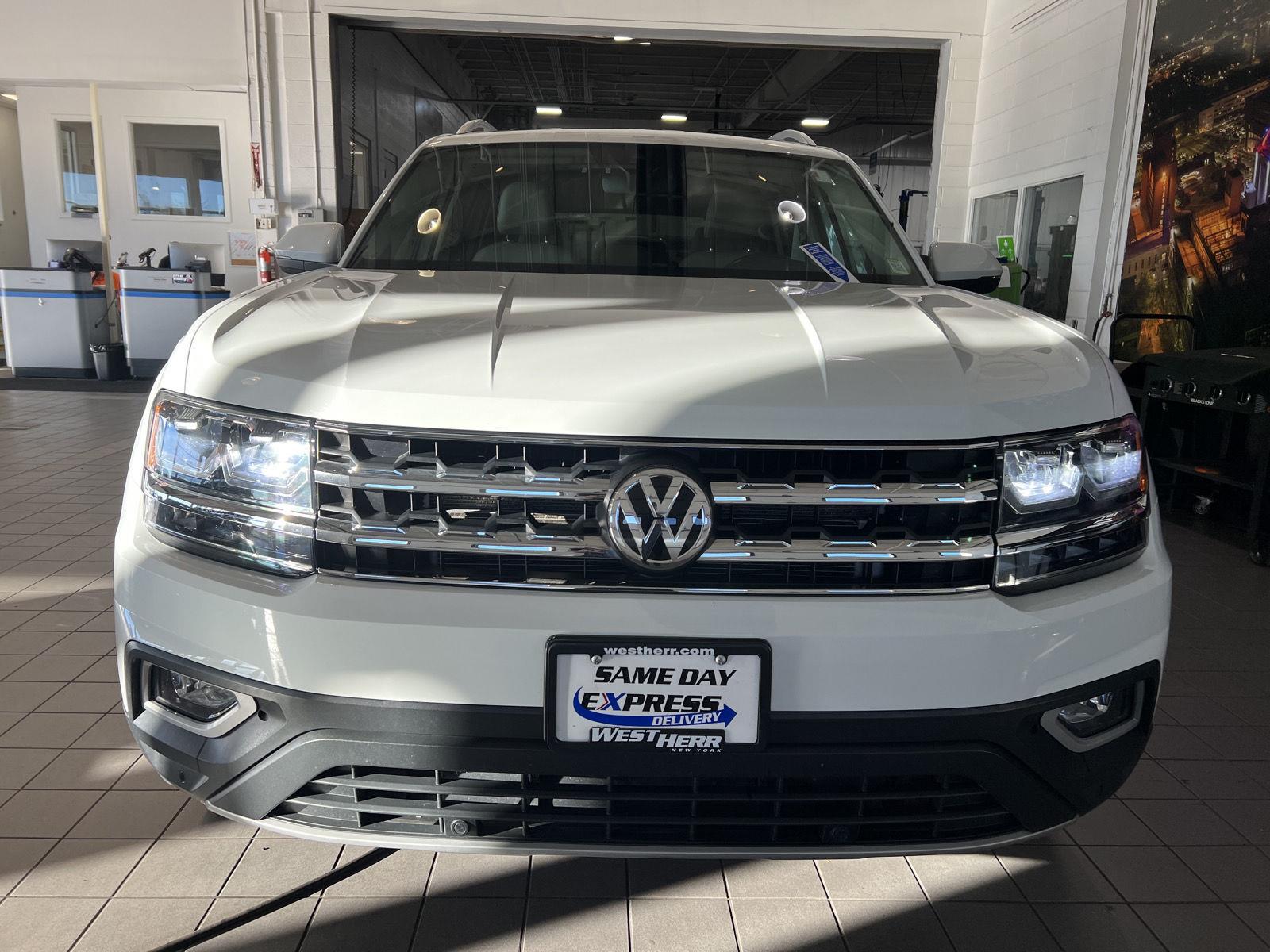 Used 2019 Pure White Volkswagen 3.6L V6 SEL image 24