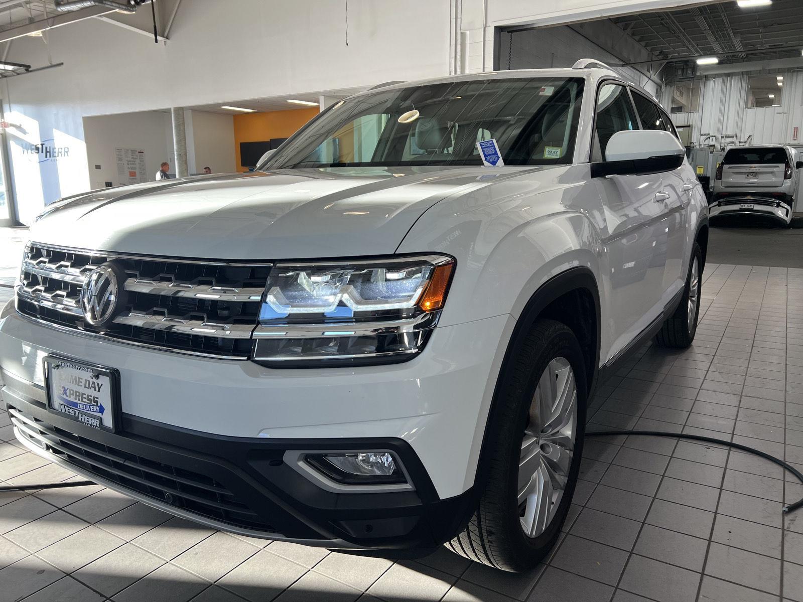 Used 2019 Pure White Volkswagen 3.6L V6 SEL image 25