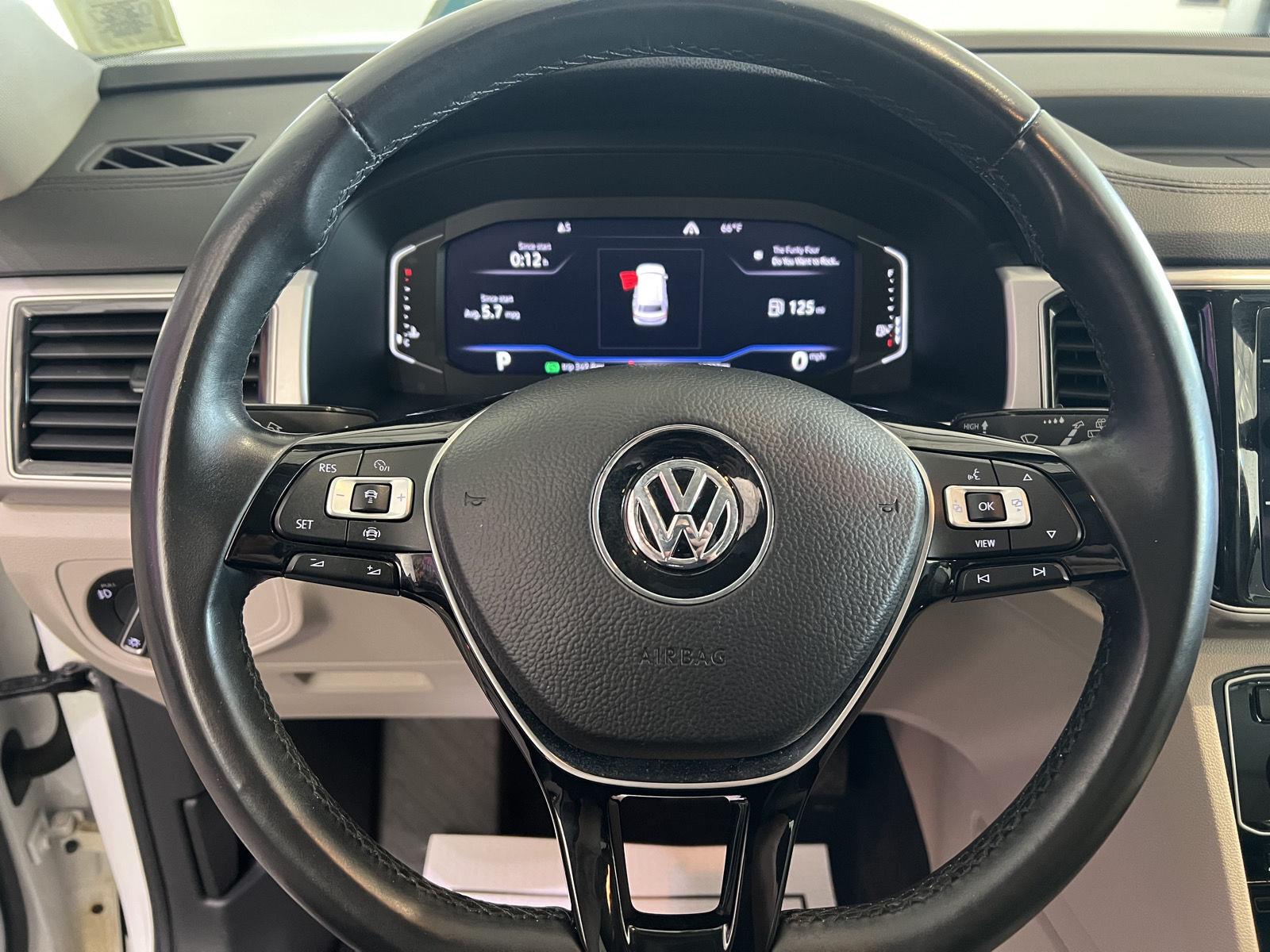 Used 2019 Pure White Volkswagen 3.6L V6 SEL image 35