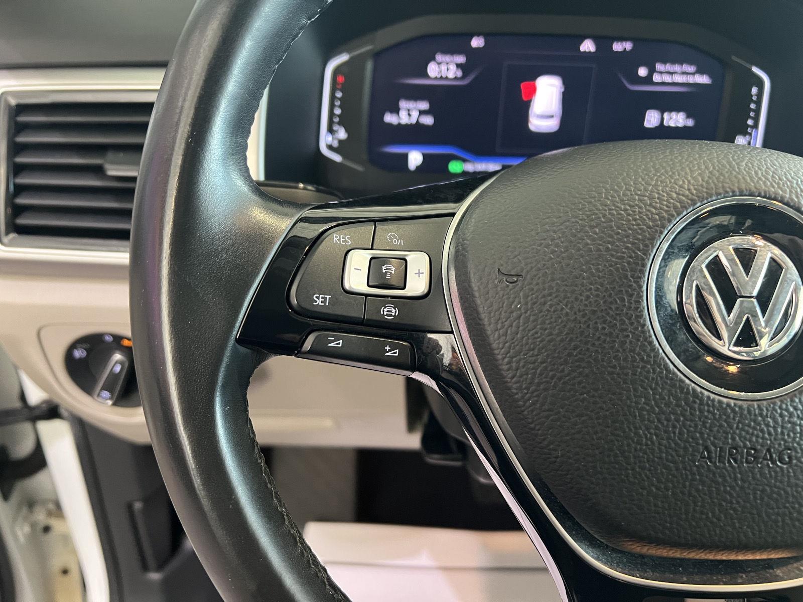 Used 2019 Pure White Volkswagen 3.6L V6 SEL image 36