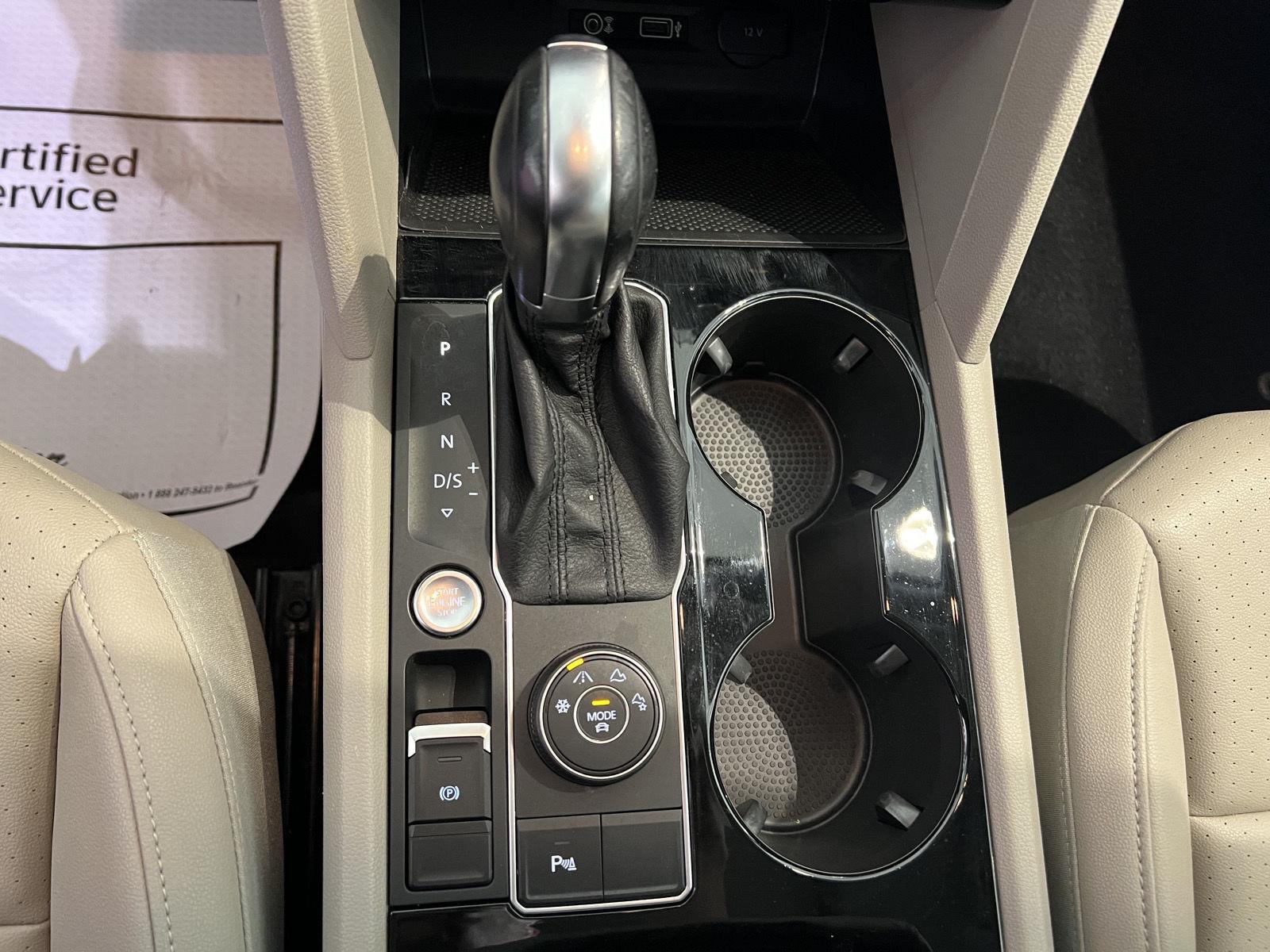 Used 2019 Pure White Volkswagen 3.6L V6 SEL image 41