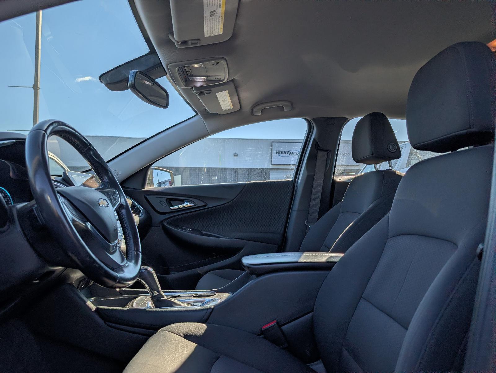 Used 2018 Pepperdust Metallic Chevrolet LT image 9