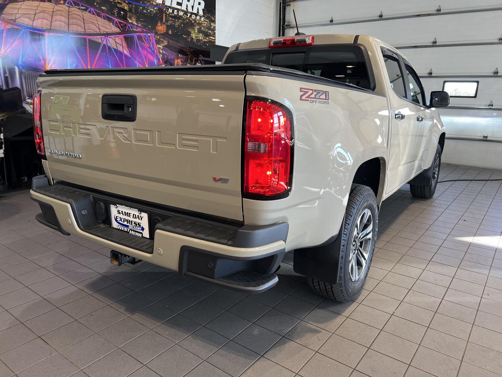Used 2022 Sand Dune Metallic Chevrolet 4WD Z71 image 8