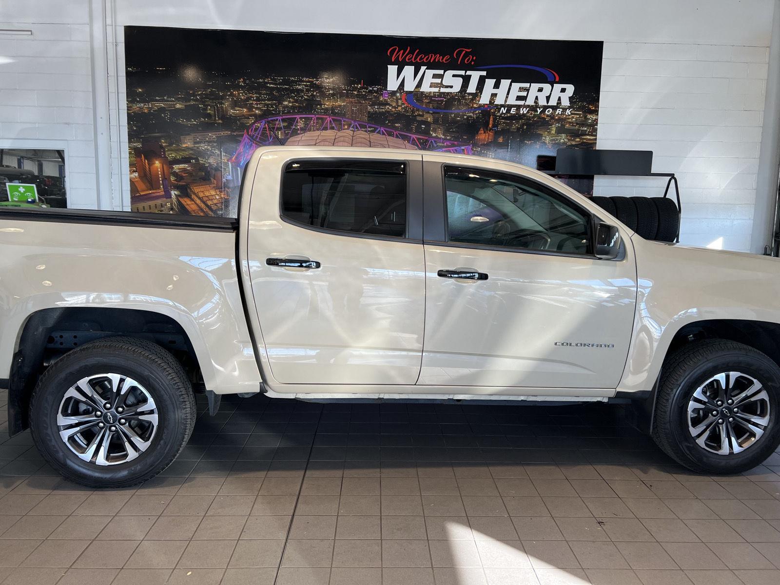 Used 2022 Sand Dune Metallic Chevrolet 4WD Z71 image 10