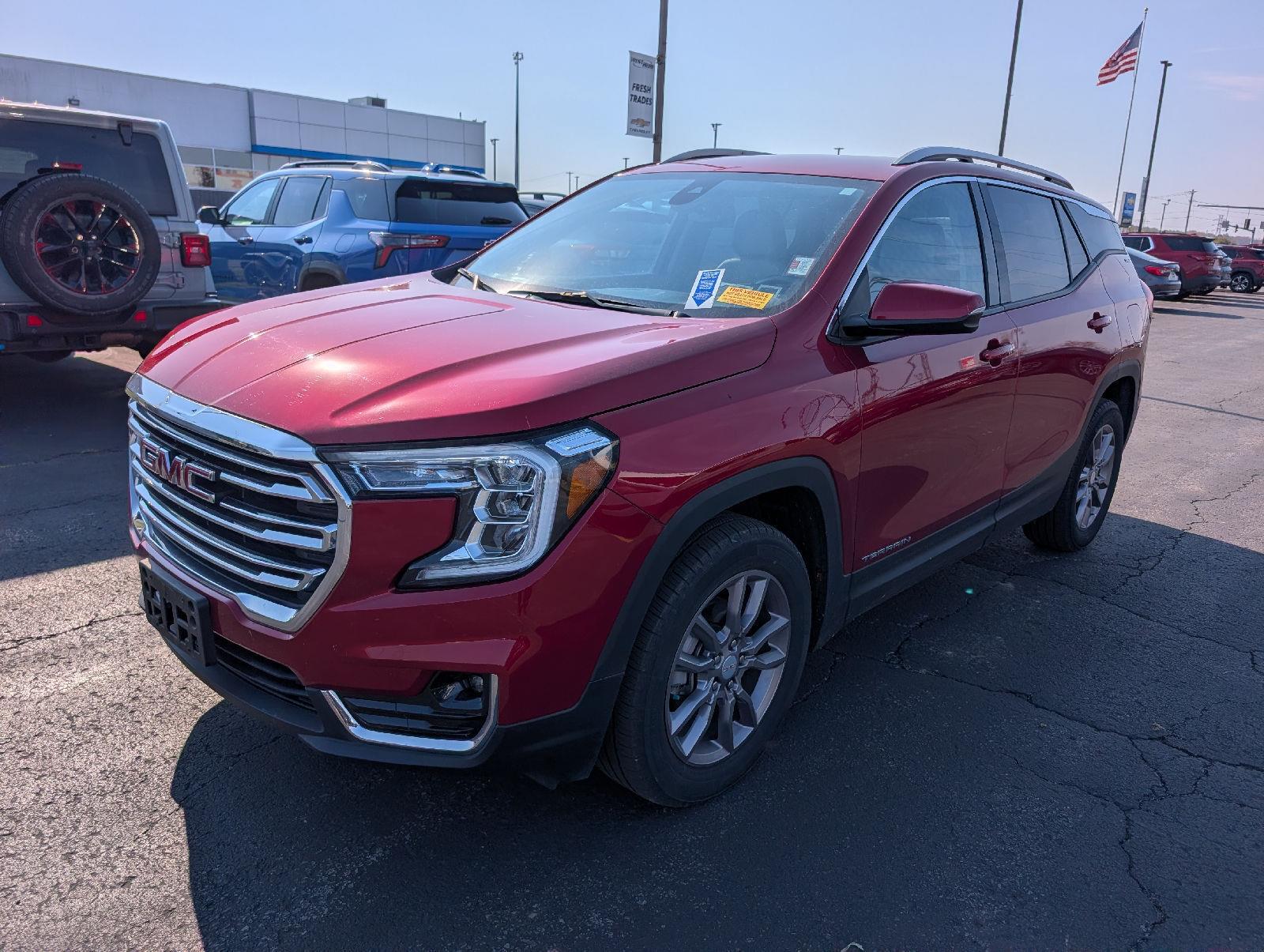Used 2023 Volcanic Red Tintcoat GMC SLT image 4