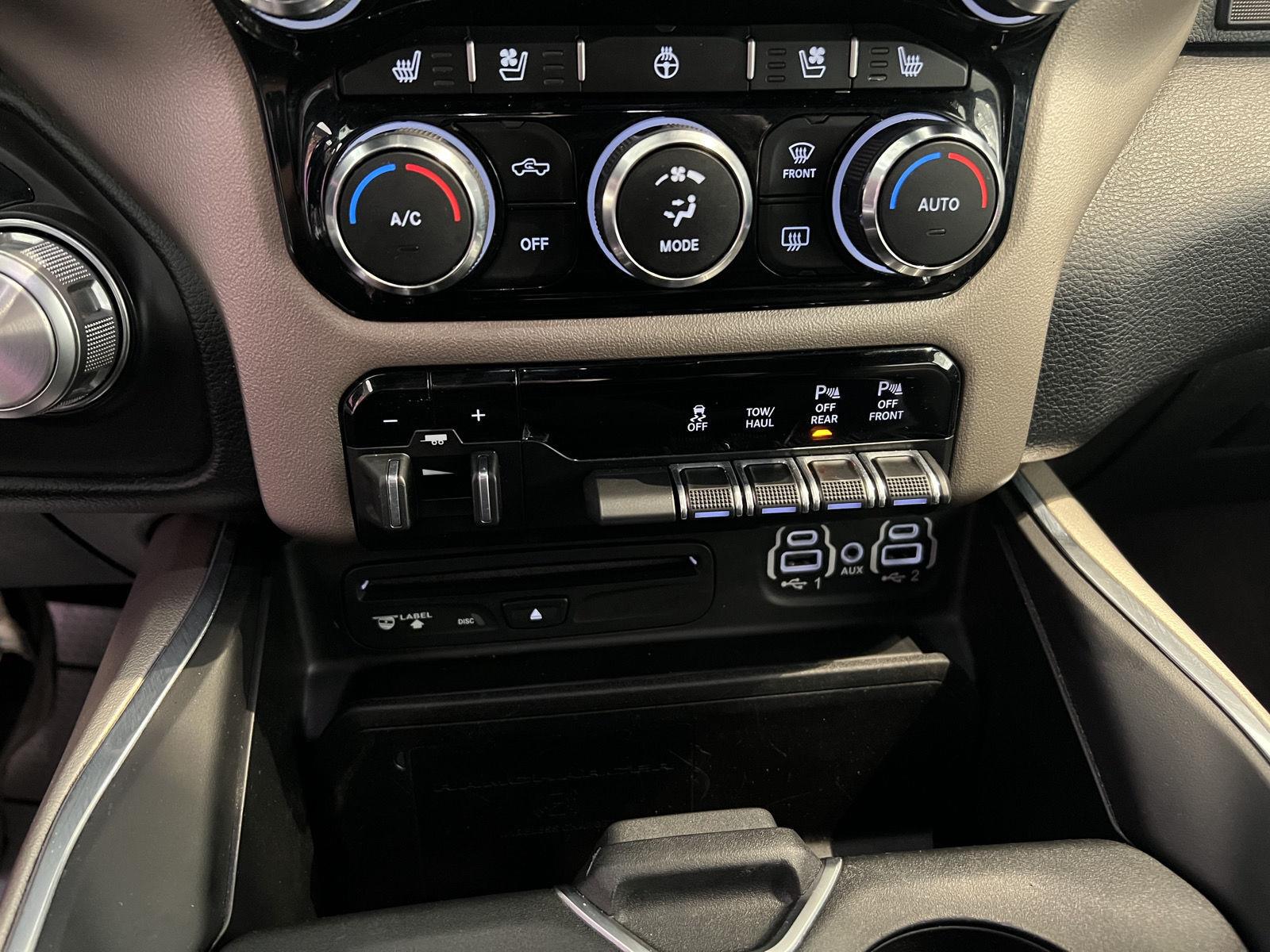 Used 2019 Delmonico Red Pearlcoat Ram Laramie image 24