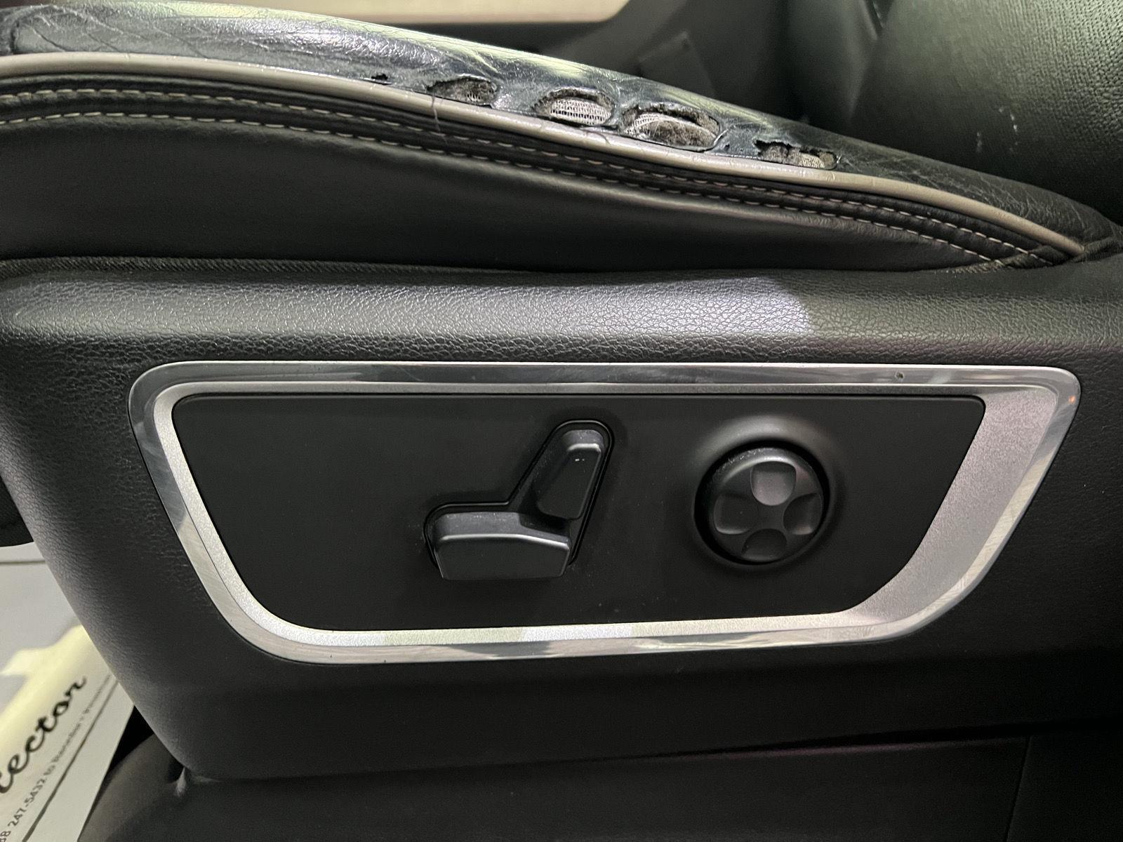 Used 2019 Delmonico Red Pearlcoat Ram Laramie image 15