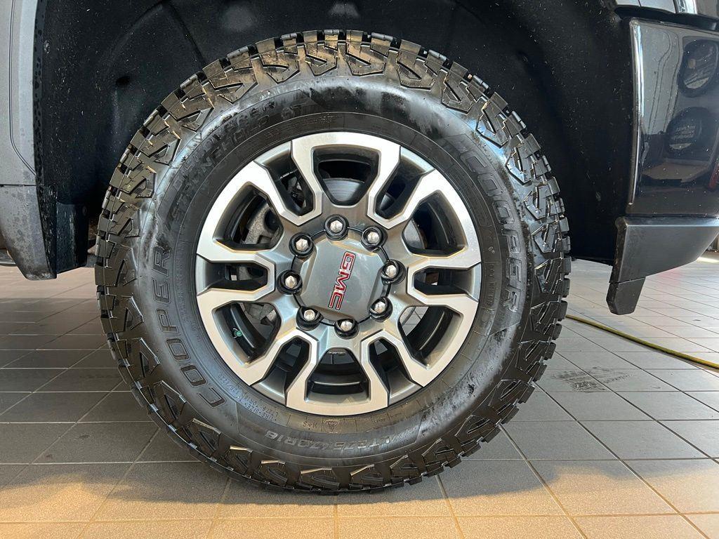 Used 2022 Ebony Twilight Metallic GMC AT4 image 16