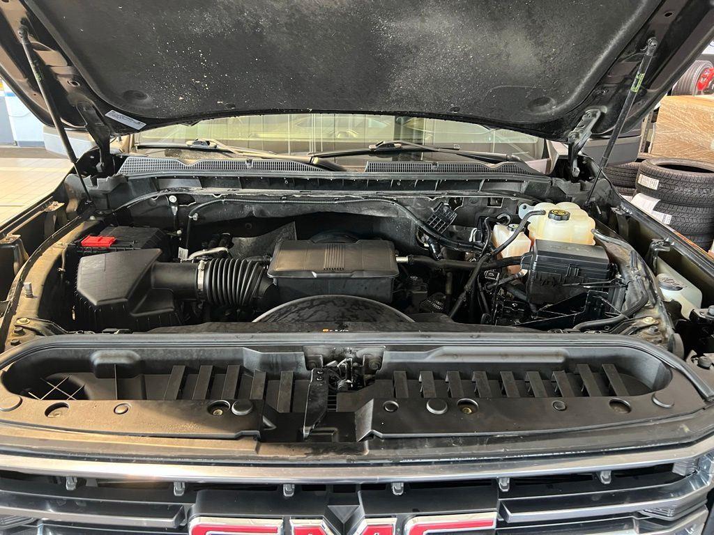 Used 2022 Ebony Twilight Metallic GMC AT4 image 17