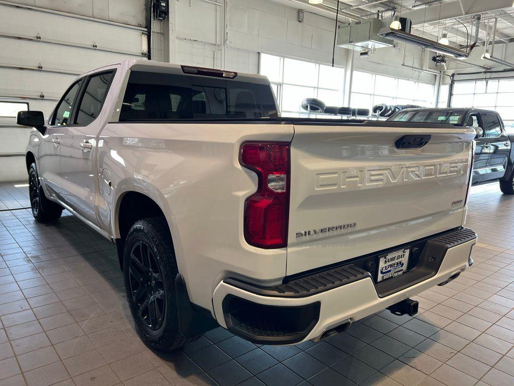 Used 2024 Summit White Chevrolet RST image 6