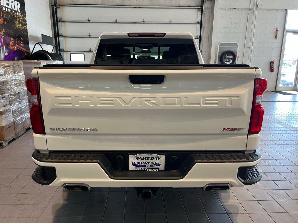 Used 2024 Summit White Chevrolet RST image 8