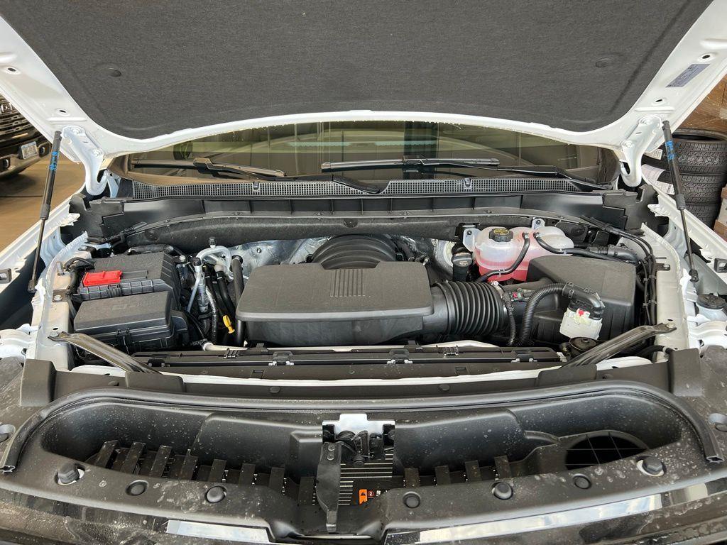 Used 2026 Summit White Chevrolet Z71 image 11