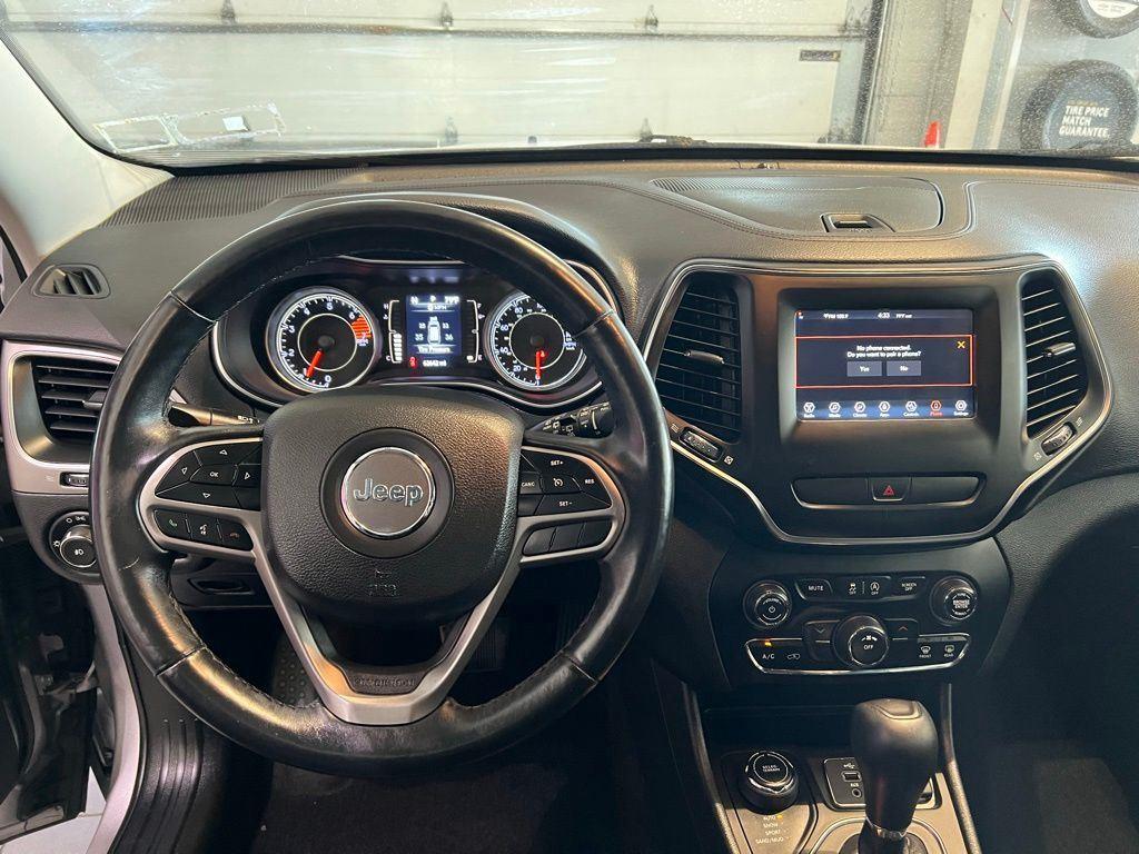 Used 2019 Billet Silver Metallic Clearco Jeep Latitude Plus image 19