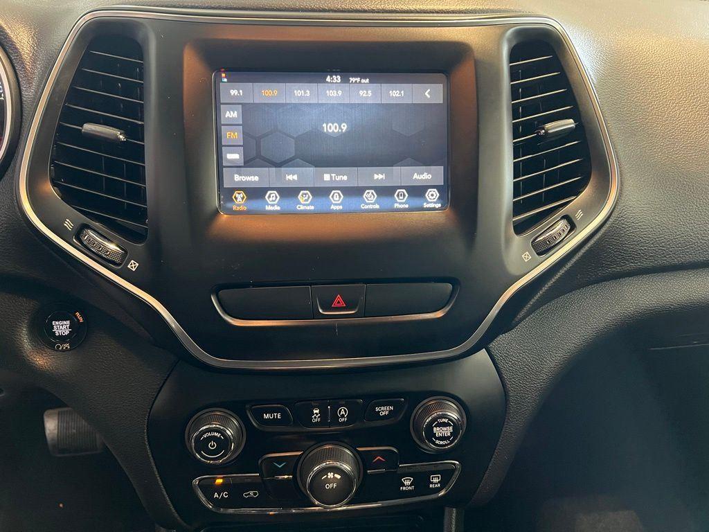 Used 2019 Billet Silver Metallic Clearco Jeep Latitude Plus image 24