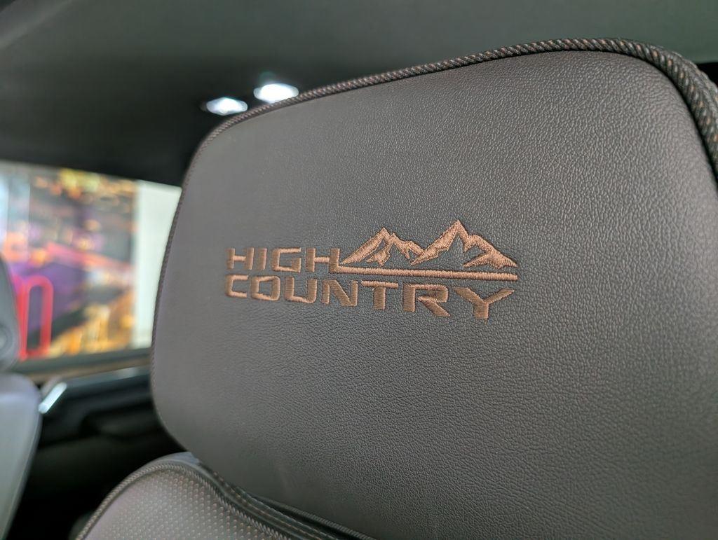 Used 2024 Pearl Chevrolet High Country image 24