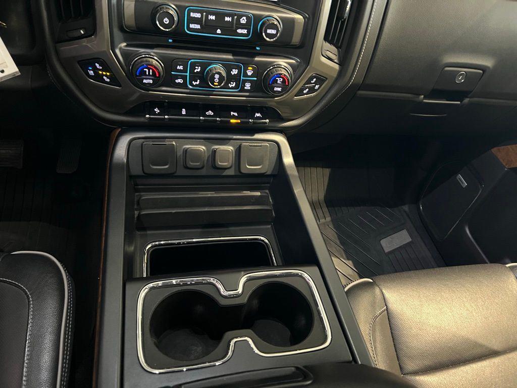 Used 2018 Pearl Chevrolet High Country image 30