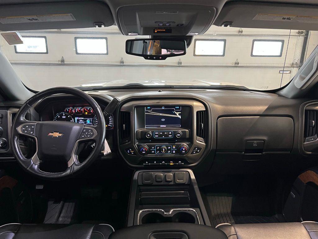 Used 2018 Pearl Chevrolet High Country image 17