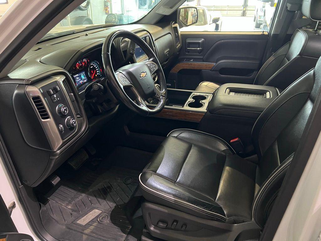 Used 2018 Pearl Chevrolet High Country image 18