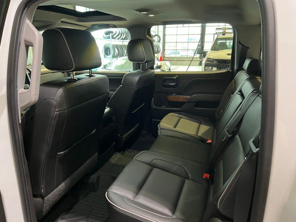 Used 2018 Pearl Chevrolet High Country image 21