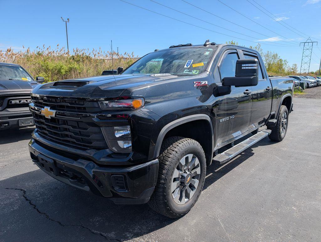 Used 2025 Black Chevrolet Custom image 4