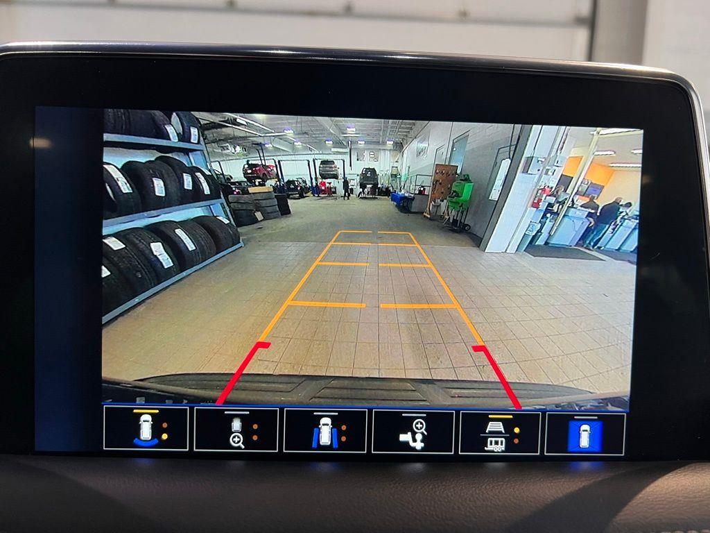 Used 2022 Ash Chevrolet LT image 31