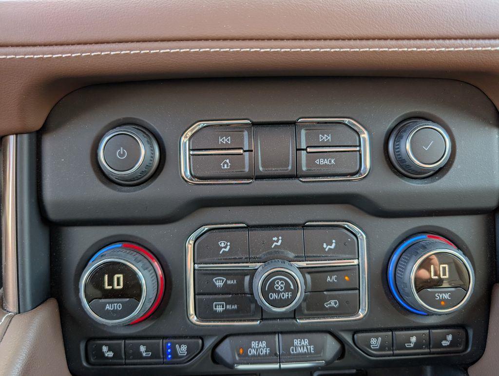 Used 2022 Pearl Chevrolet High Country image 22