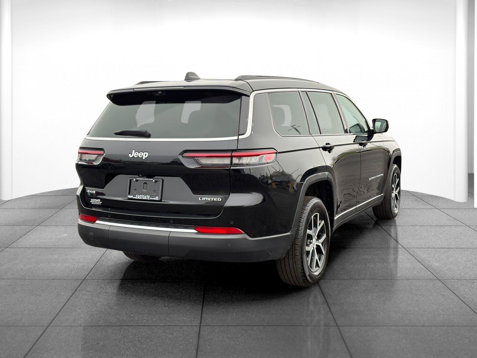 View vehicle photo 7