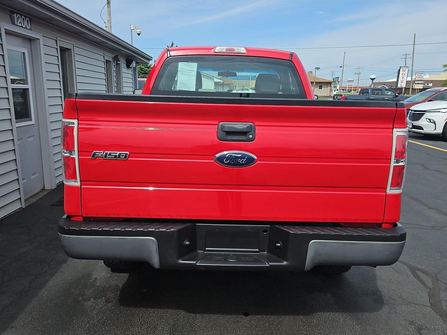 View vehicle photo 4