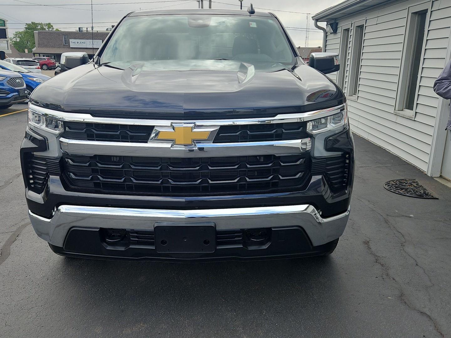 View vehicle photo 7