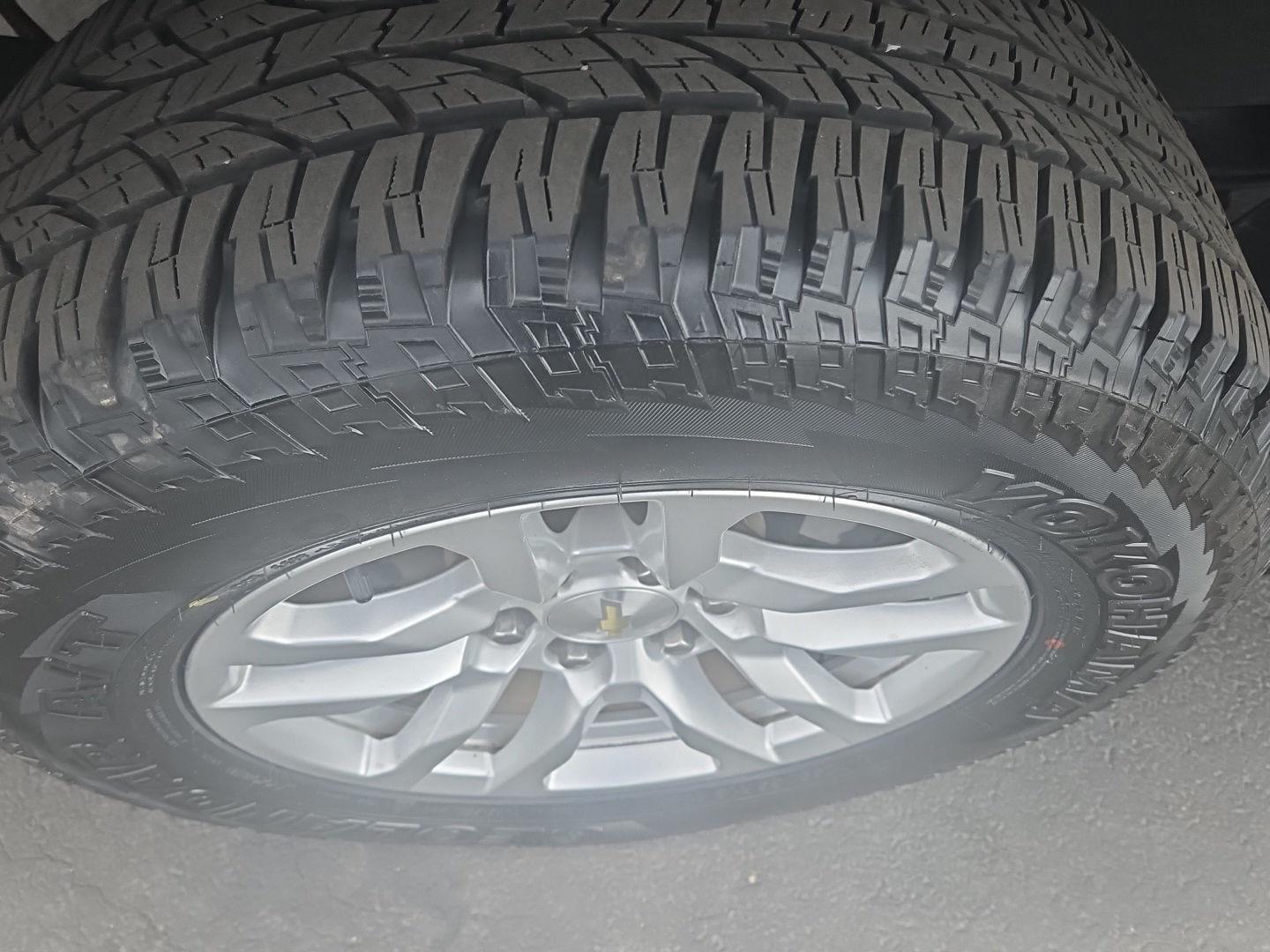 View vehicle photo 4