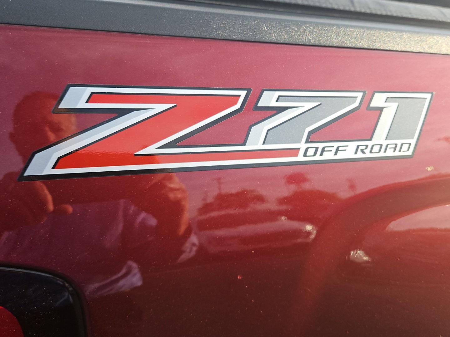 View vehicle photo 5