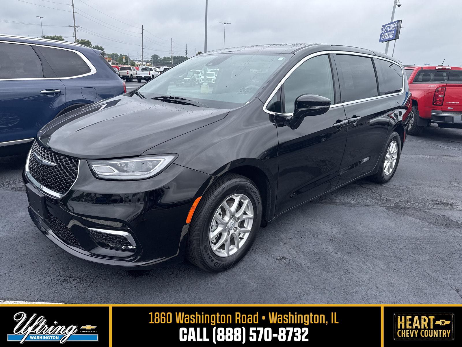 Diamond Black Crystal Pearlcoat 2025 Chrysler Pacifica Minivan Front-Wheel Drive 9-Speed Automatic