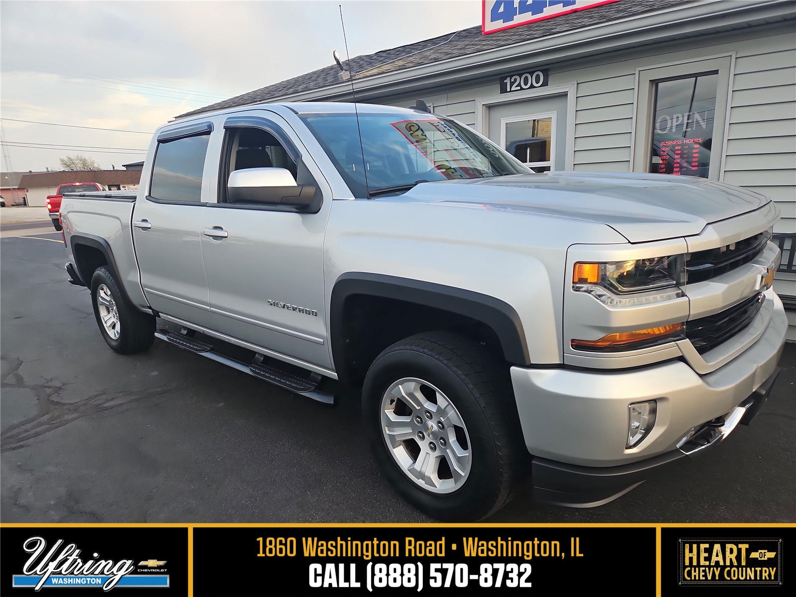 Silver Ice Metallic 2017 Chevrolet Silverado 1500 LT Crew Cab 4WD Pickup Truck Four-Wheel Drive 6-Speed Automatic