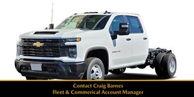 Summit White 2026 Chevrolet Silverado 3500HD Chassis Work Truck Crew Cab 4WD Pickup Truck Four-Wheel Drive Automatic