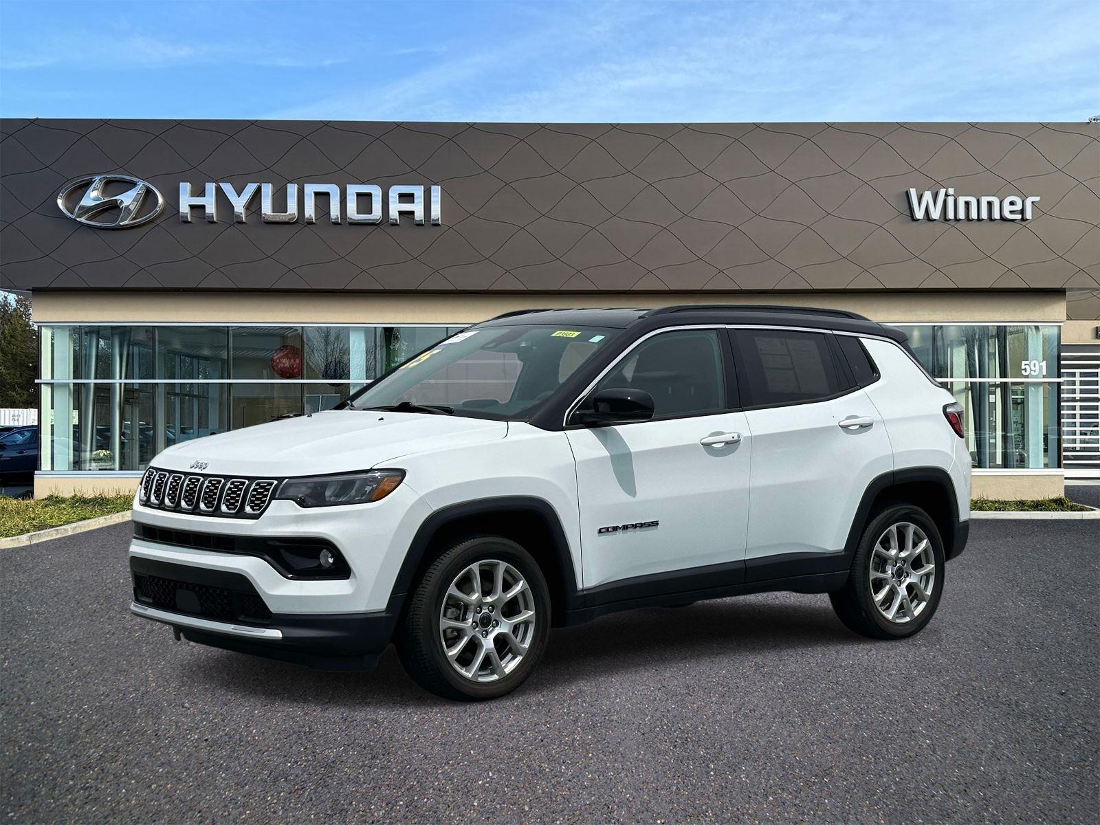 Bright White Clearcoat 2025 Jeep Compass SUV / Crossover Four-Wheel Drive 8-Speed Automatic