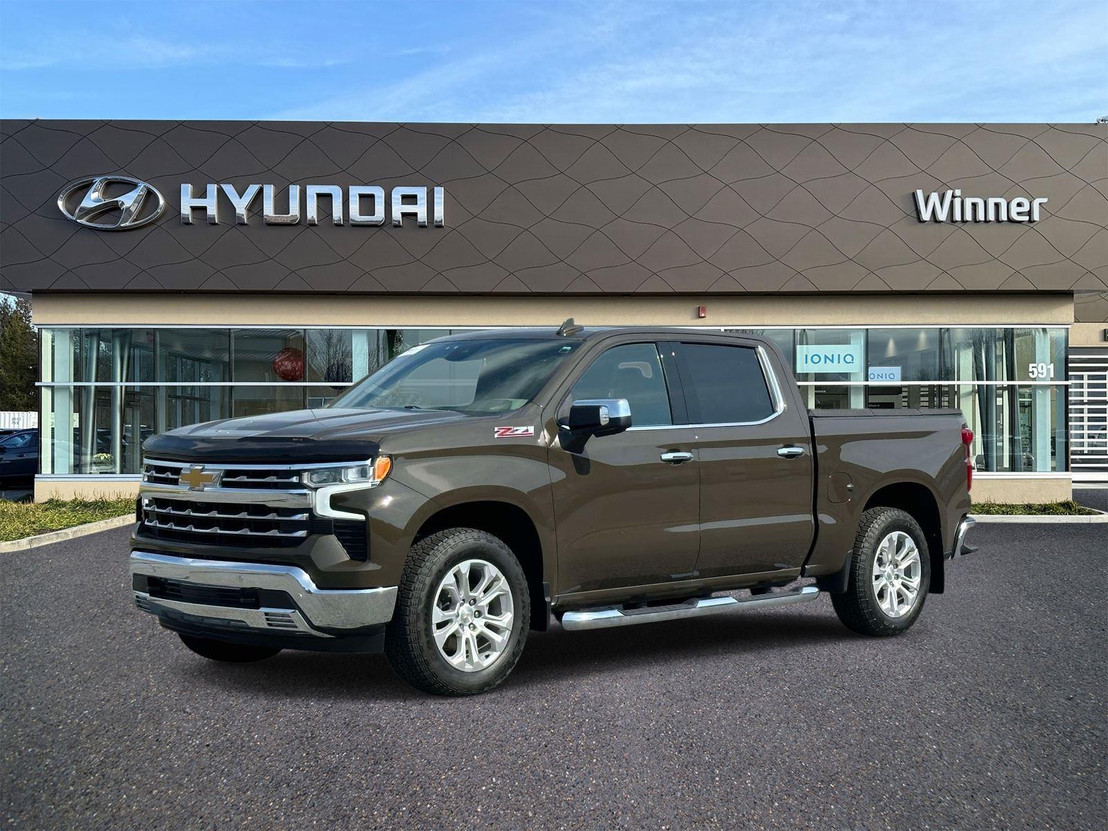 2023 Chevrolet Silverado 1500 LTZ Crew Cab 4WD