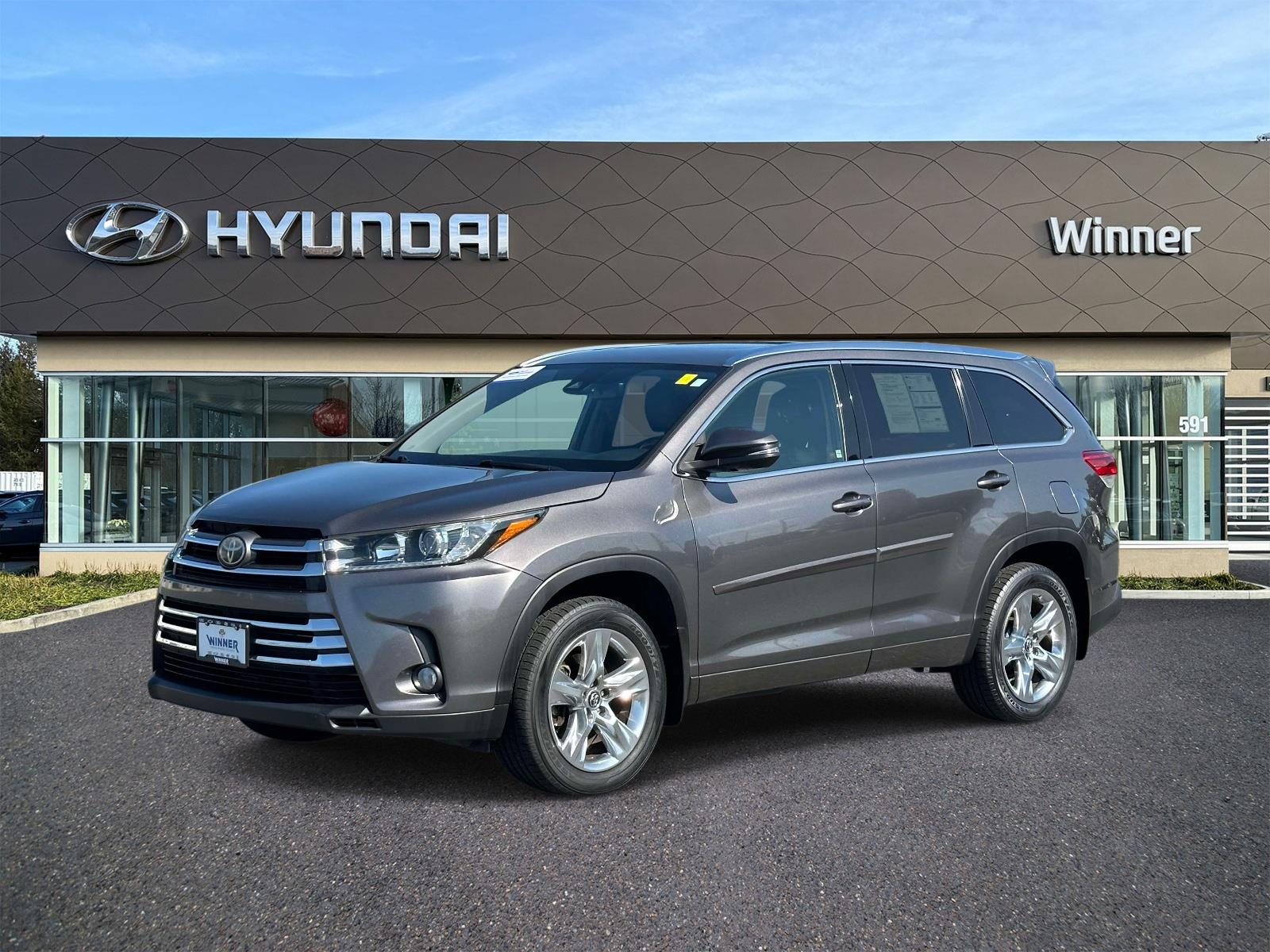 Predawn Gray Mica 2018 Toyota Highlander SUV / Crossover All-Wheel Drive 8-Speed Automatic