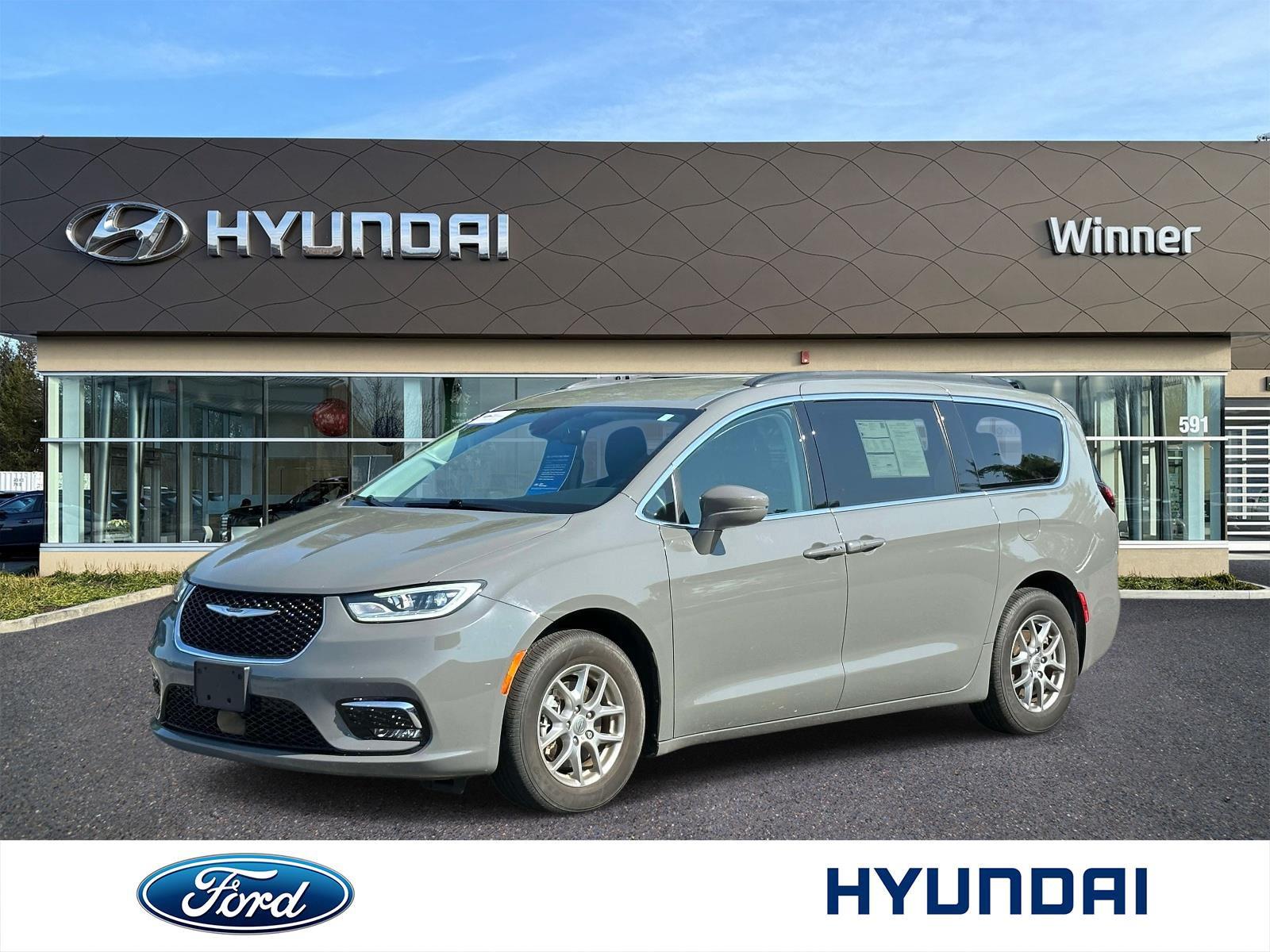 Ceramic Gray Clearcoat 2021 Chrysler Pacifica Minivan Front-Wheel Drive 9-Speed Automatic