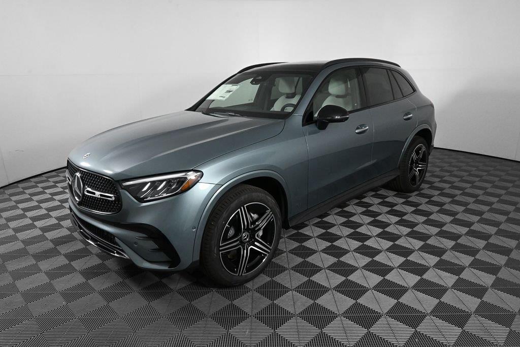 Verde Silver Metallic 2026 Mercedes-Benz GLC SUV / Crossover Rear-Wheel Drive Automatic