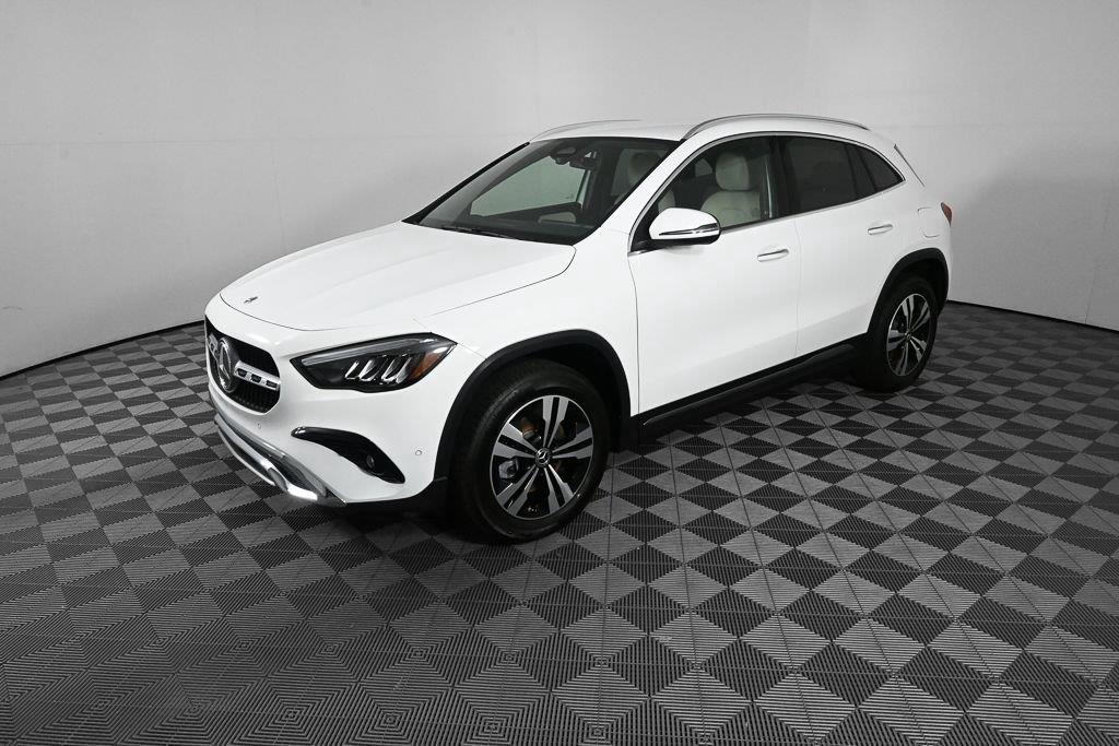 White 2026 Mercedes-Benz GLA SUV / Crossover Front-Wheel Drive 8-Speed Dual Clutch