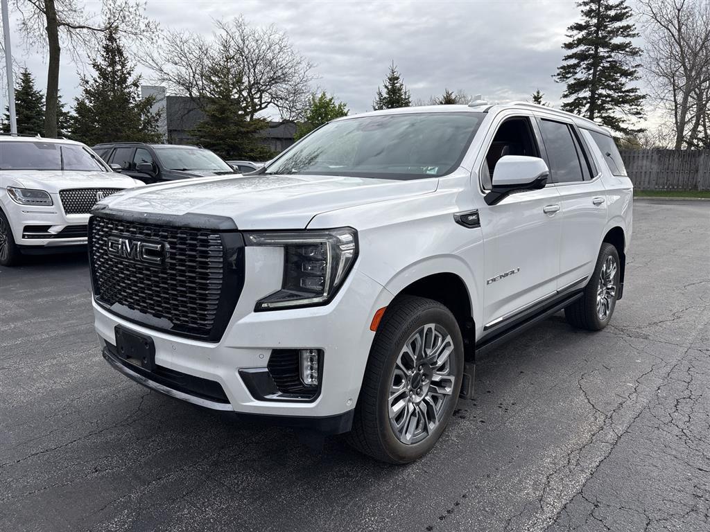 Used 2023 White Frost Tricoat GMC Denali Ultimate image 3