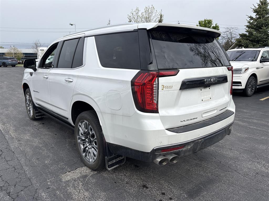 Used 2023 White Frost Tricoat GMC Denali Ultimate image 5