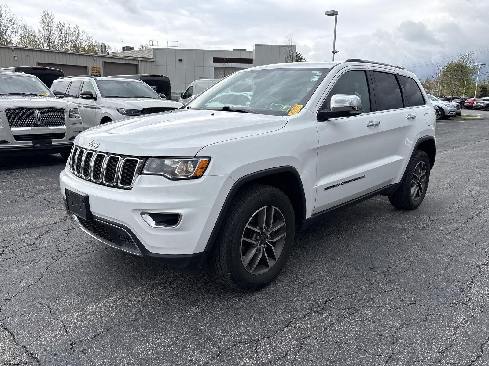 Used 2022 Bright White Clearcoat Jeep Limited image 3