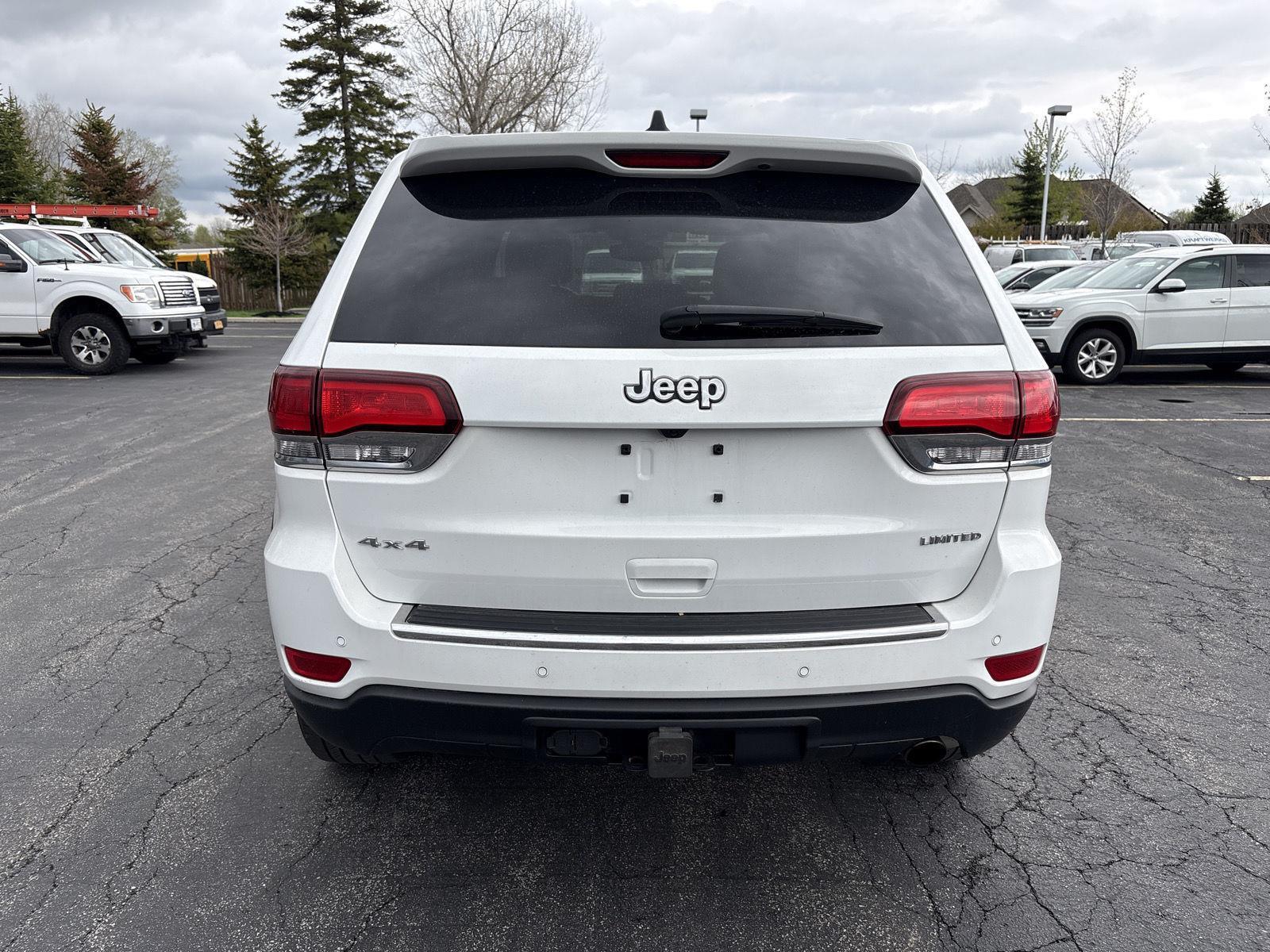 Used 2022 Bright White Clearcoat Jeep Limited image 7