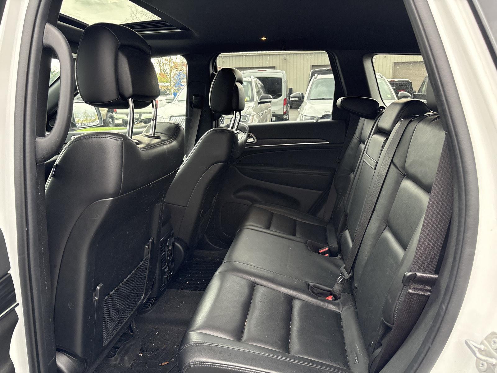Used 2022 Bright White Clearcoat Jeep Limited image 10