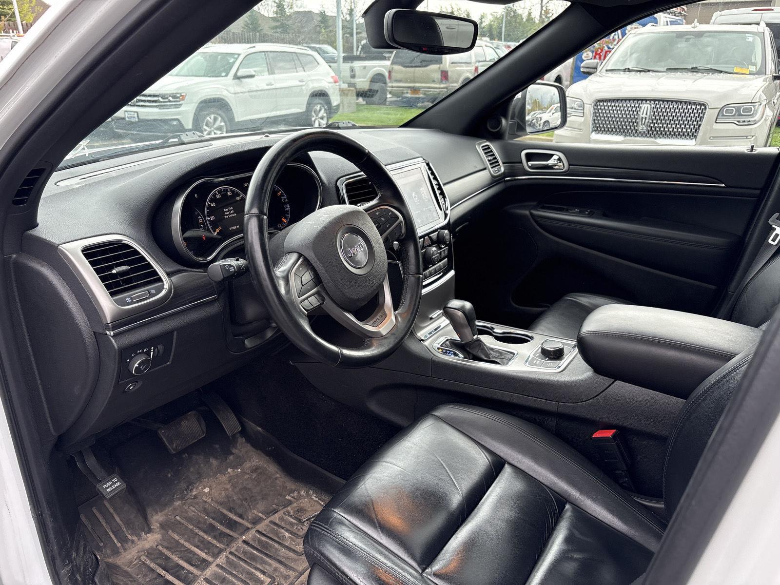 Used 2022 Bright White Clearcoat Jeep Limited image 11